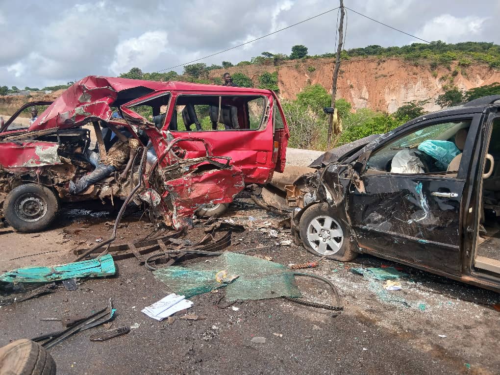 accident scene for crash on enugu-onitsha expressway