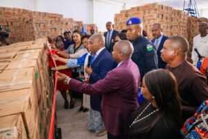 picture of unicef handing over nutrition supplies to enugu state government