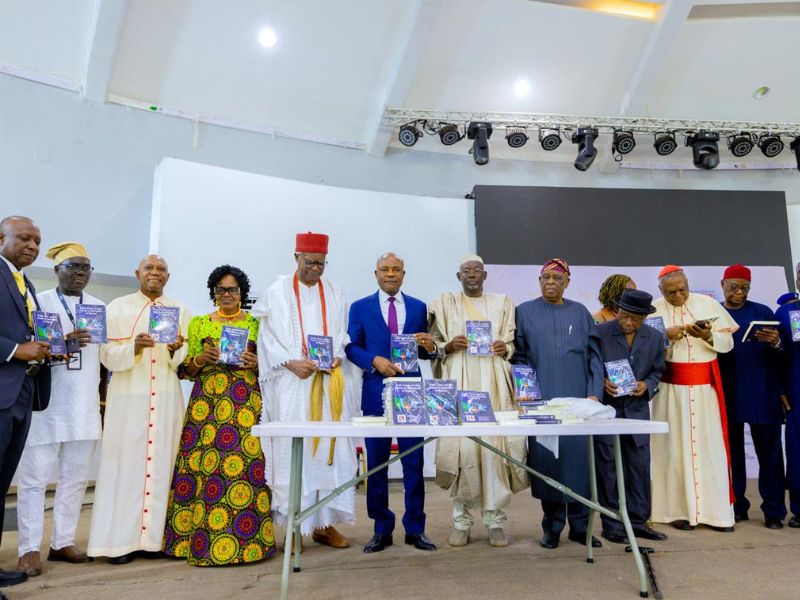 Mbah Urges Media, Govt to Meet at Point of Truth at Editors Conference