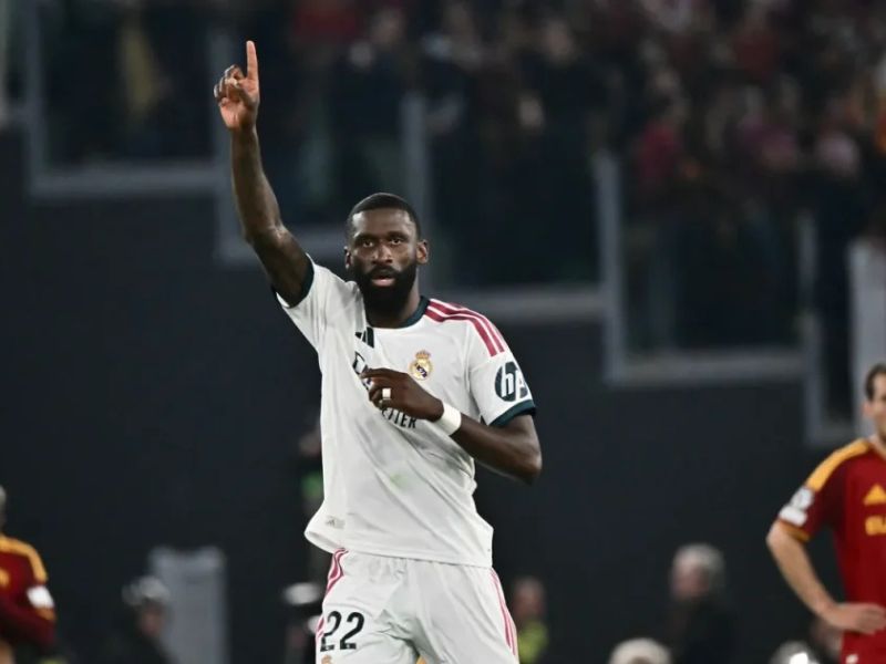 Real Madrid Stage Dramatic Late Comeback to Beat Roma 4-3 in Champions League